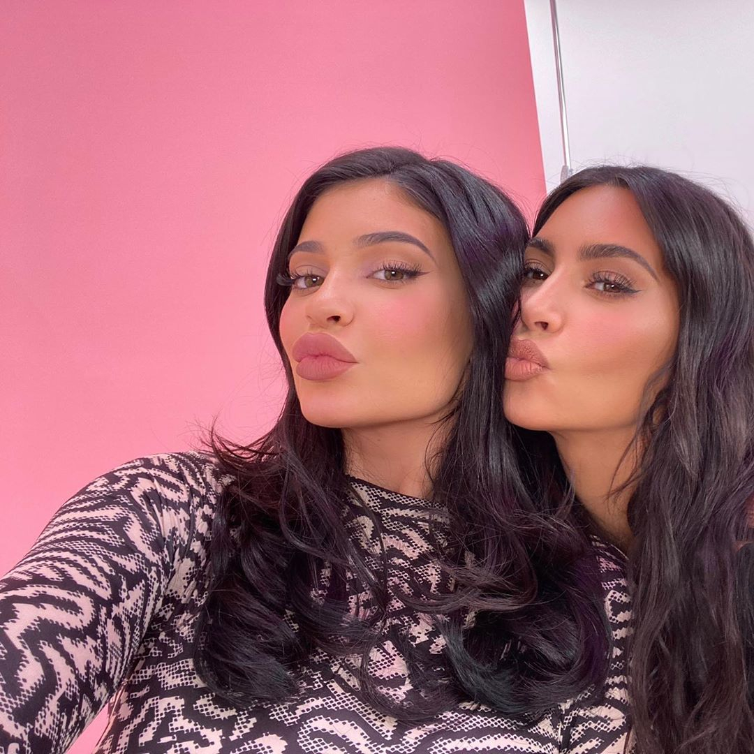 See Kylie Jenner & Kim Kardashian Debate Who Kris Jenner Loves More | E